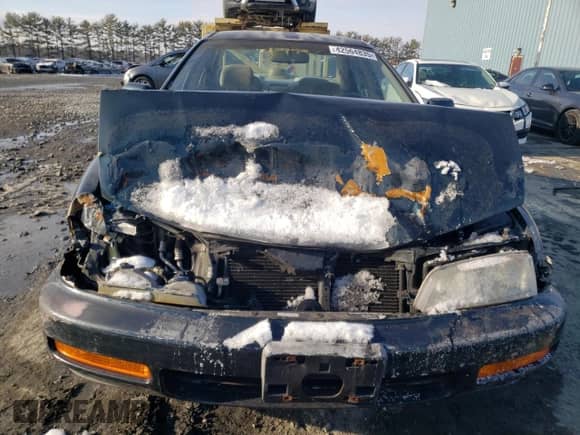 1996 Honda Accord with VIN 1HGCE6644TA028850, listed as a Copart auction lot 42564835 with 116,354 mi miles and Salvage title. Bid and sale history available at DreamBid. Image 5.