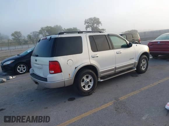 2002 Ford Explorer Limited z VIN 1FMZU75K92ZC78923, wystawiony jako IAAI lot #43232492 z przebiegiem 235 210 mil mil oraz . Historia ofert i sprzedaży dostępna na DreamBid. Obrazek 4.
