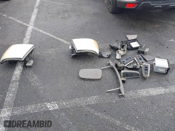 2003 Cadillac Escalade z VIN 1GYEK63NX3R280787, wystawiony jako IAAI lot #41209146 z przebiegiem Nie podano mil oraz . Historia ofert i sprzedaży dostępna na DreamBid. Obrazek 12.