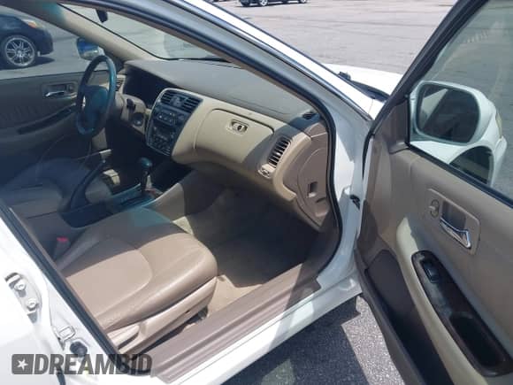 2000 Honda Accord EX with VIN 1HGCG5661YA007791, listed as a IAAI auction lot 42549407 with 150,238 mi miles and . Bid and sale history available at DreamBid. Image 5.