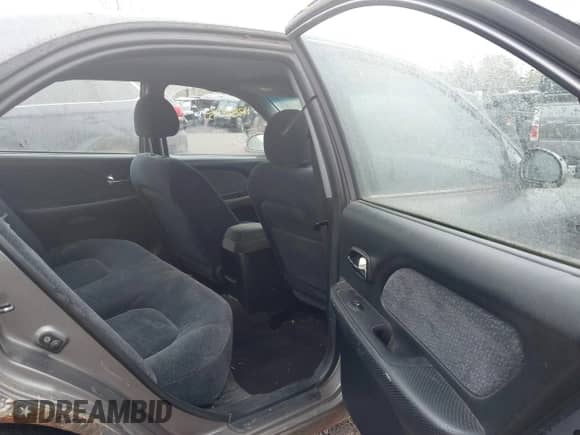 2002 Hyundai Sonata z VIN KMHWF25S82A572196, wystawiony jako IAAI lot #43507157 z przebiegiem 202 938 mil mil oraz . Historia ofert i sprzedaży dostępna na DreamBid. Obrazek 8.