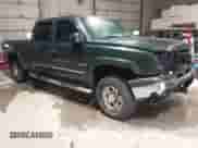 2003 Chevrolet Silverado 1500HD LS z VIN 1GCGK13U63F226607, wystawiony jako IAAI lot #41178194 z przebiegiem 158 193 mil mil oraz . Historia ofert i sprzedaży dostępna na DreamBid. Obrazek 1.