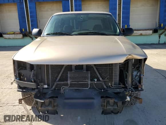 2005 GMC Sierra 1500 SLT z VIN 2GTEC13T251131726, wystawiony jako Copart lot #52334705 z przebiegiem 109 319 mil mil oraz Szkoda całkowita • Salvage title. Historia ofert i sprzedaży dostępna na DreamBid. Obrazek 5.