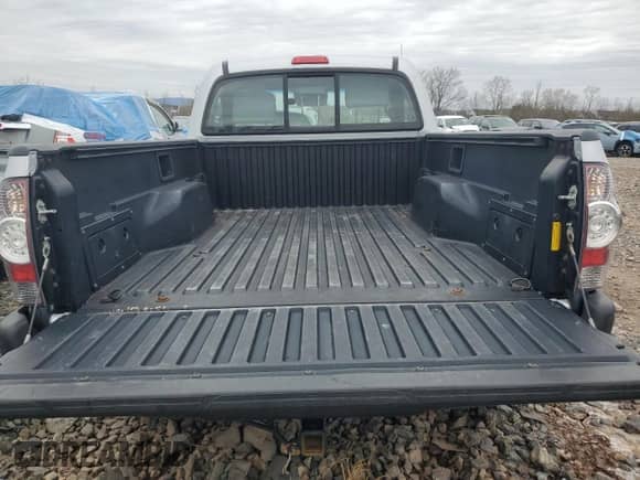 2010 Toyota Tacoma with VIN 5TEPX4EN8AZ675716, listed as a Copart auction lot 51425055 with 139,647 mi miles and Salvage title. Bid and sale history available at DreamBid. Image 10.