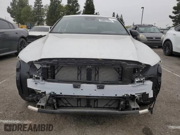 2024 Volvo S60 Plus Black Edition z VIN 7JRL12FHXRG281975, wystawiony jako Copart lot #52827945 z przebiegiem Nie podano mil oraz Szkoda całkowita • Salvage title. Historia ofert i sprzedaży dostępna na DreamBid. Obrazek 5.