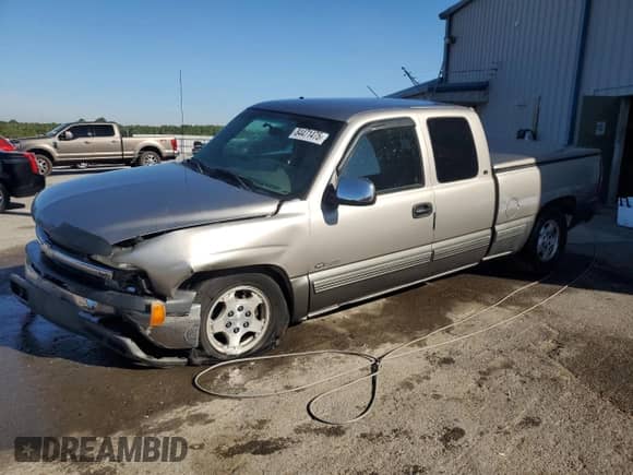 2000 Chevrolet Silverado 1500 LS z VIN 2GCEC19T9Y1249882, wystawiony jako Copart lot #84471475 z przebiegiem 213 077 mil mil oraz Szkoda całkowita • Salvage title. Historia ofert i sprzedaży dostępna na DreamBid. Obrazek 1.