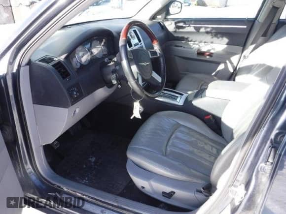 2007 Chrysler 300 C with VIN 2C3LK63H07H827552, listed as a Copart auction lot 45689325 with Not provided miles and Salvage title. Bid and sale history available at DreamBid. Image 5.