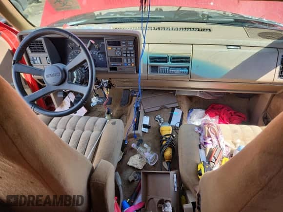 1994 GMC Sierra 1500 с VIN 2GTEK19K4R1578467, выставлен на аукционе Copart как лот 60627215 с пробегом 184 463 миль миль и Списание • Salvage title. История ставок и продаж доступна на DreamBid. Изображение 8.