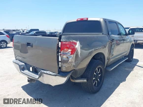 2007 Toyota Tundra SR5 z VIN 5TBET54127S456188, wystawiony jako IAAI lot #42342693 z przebiegiem 216 752 mil mil oraz . Historia ofert i sprzedaży dostępna na DreamBid. Obrazek 4.