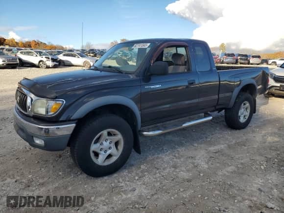 2001 Toyota Tacoma with VIN 5TEWN72N81Z873896, listed as a Copart auction lot 82741565 with 186,530 mi miles and Clean title. Bid and sale history available at DreamBid. Image 1.
