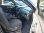 2023 Chevrolet Traverse LT Cloth z VIN 1GNEVGKW0PJ147772, wystawiony jako IAAI lot #43021542 z przebiegiem 81 463 mil mil oraz . Historia ofert i sprzedaży dostępna na DreamBid. Obrazek 5.
