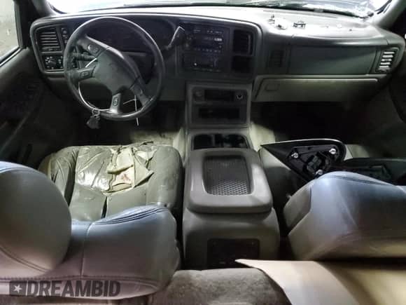 2003 Chevrolet Suburban LT z VIN 1GNFK16Z73J208611, wystawiony jako Copart lot #56168855 z przebiegiem Nie podano mil oraz Nie do naprawy • Non repairable. Historia ofert i sprzedaży dostępna na DreamBid. Obrazek 8.