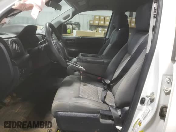 2019 Toyota Tundra SR с VIN 5TFUM5F1XKX083627, выставлен на аукционе Copart как лот 67292995 с пробегом 88 481 миль миль и Списание • Salvage title. История ставок и продаж доступна на DreamBid. Изображение 7.
