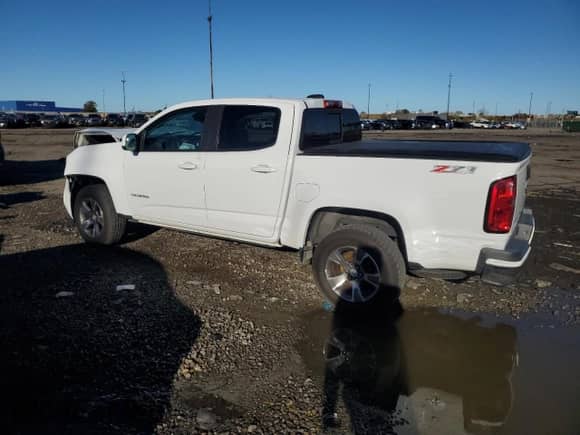 2018 Chevrolet Colorado 4WD Z71 with VIN 1GCGTDEN0J1107448, listed as a Copart auction lot 87057135 with 101,975 mi miles and Clean title. Bid and sale history available at DreamBid. Image 2.