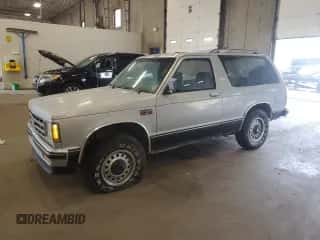 1984 Chevrolet Blazer z VIN 1G8CT18B4E0171822, wystawiony jako Copart lot #81516705 z przebiegiem 183 319 mil mil oraz Czysty tytuł • Clean title. Historia ofert i sprzedaży dostępna na DreamBid. Obrazek 1.