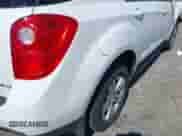 2013 Chevrolet Equinox LT z VIN 2GNALDEK6D6289578, wystawiony jako IAAI lot #43111190 z przebiegiem 146 801 mil mil oraz . Historia ofert i sprzedaży dostępna na DreamBid. Obrazek 12.