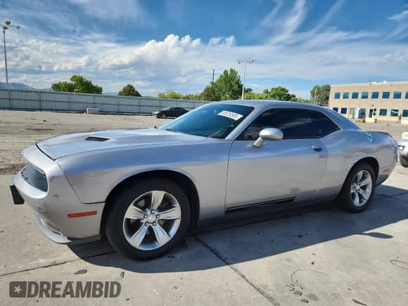 2016 Dodge Challenger SXT with VIN 2C3CDZAG3GH177539, listed as a Copart auction lot 80526585 with 117,729 mi miles and Clean title. Bid and sale history available at DreamBid. Image 1.