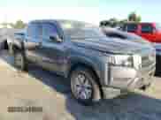 2022 Nissan Frontier Pro-X z VIN 1N6ED1EJ7NN690614, wystawiony jako Copart lot #71476795 z przebiegiem 58 952 mil mil oraz Szkoda całkowita • Salvage title. Historia ofert i sprzedaży dostępna na DreamBid. Obrazek 4.