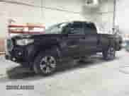2019 Toyota Tacoma SR5 z VIN 5TFSZ5ANXKX174139, wystawiony jako IAAI lot #43035436 z przebiegiem 38 075 mil mil oraz . Historia ofert i sprzedaży dostępna na DreamBid. Obrazek 17.