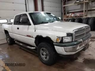 1998 Dodge 1500 с VIN 3B7HF12Z2WM251580, выставлен на аукционе IAAI как лот 41333568 с пробегом Не указан миль и . История ставок и продаж доступна на DreamBid. Изображение 1.