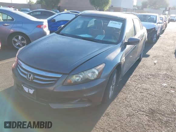 2012 Honda Accord EX с VIN 1HGCP3F71CA003200, выставлен на аукционе IAAI как лот 43100718 с пробегом Не указан миль и . История ставок и продаж доступна на DreamBid. Изображение 18.