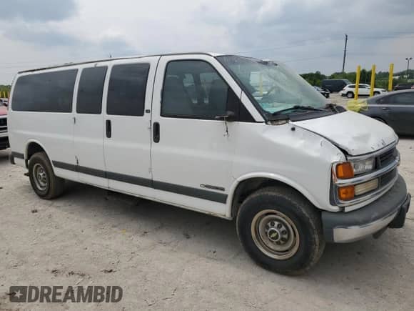 2000 Chevrolet Express z VIN 1GAHG39R3Y1143668, wystawiony jako Copart lot #59350965 z przebiegiem 123 014 mil mil oraz Czysty tytuł • Clean title. Historia ofert i sprzedaży dostępna na DreamBid. Obrazek 4.