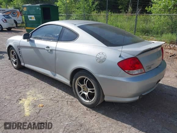 2006 Hyundai Tiburon GT с VIN KMHHN65F86U216664, выставлен на аукционе IAAI как лот 42550889 с пробегом 137 194 миль миль и . История ставок и продаж доступна на DreamBid. Изображение 3.