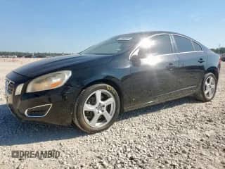 2013 Volvo S60 T5 с VIN YV1612FH2D2171935, выставлен на аукционе Copart как лот 81649995 с пробегом 116 192 миль миль и Списание • Salvage title. История ставок и продаж доступна на DreamBid. Изображение 1.