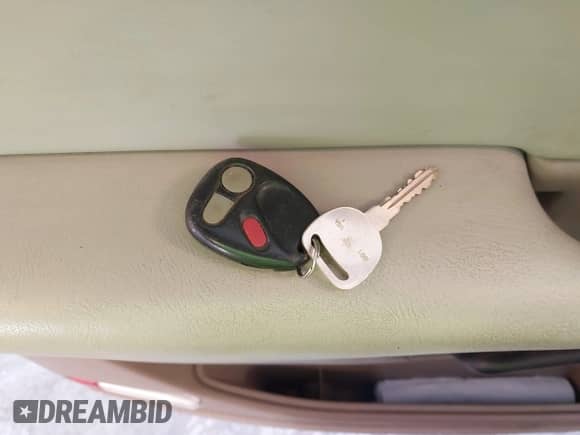 2002 Chevrolet Suburban LT z VIN 1GNFK16Z42J221525, wystawiony jako IAAI lot #43004717 z przebiegiem 266 001 mil mil oraz . Historia ofert i sprzedaży dostępna na DreamBid. Obrazek 11.