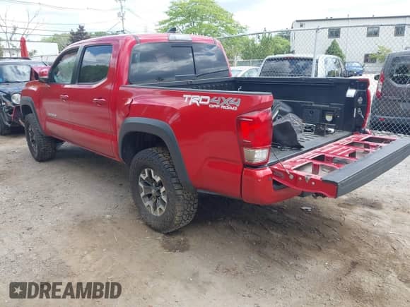 2017 Toyota Tacoma SR5 with VIN 3TMCZ5ANXHM118561, listed as a IAAI auction lot 43051738 with 76,645 mi miles and . Bid and sale history available at DreamBid. Image 3.