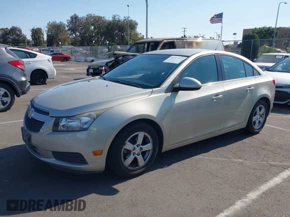 2014 Chevrolet Cruze LT with VIN 1G1PK5SB0E7383501, listed as a IAAI auction lot 42757372 with 105,688 mi miles and . Bid and sale history available at DreamBid. Image 19.