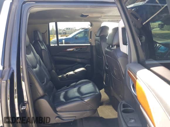 2019 Cadillac Escalade ESV Luxury с VIN 1GYS4HKJ9KR185367, выставлен на аукционе IAAI как лот 42478662 с пробегом 88 046 миль миль и . История ставок и продаж доступна на DreamBid. Изображение 8.