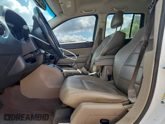 2012 Jeep Compass Limited с VIN 1C4NJCCB9CD548383, выставлен на аукционе Copart как лот 64979365 с пробегом 238 825 миль миль и Списание • Salvage title. История ставок и продаж доступна на DreamBid. Изображение 7.