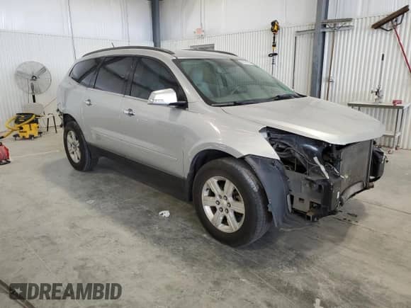 2011 Chevrolet Traverse 2LT z VIN 1GNKRJED2BJ410139, wystawiony jako Copart lot #85879085 z przebiegiem 183 266 mil mil oraz Szkoda całkowita • Salvage title. Historia ofert i sprzedaży dostępna na DreamBid. Obrazek 4.
