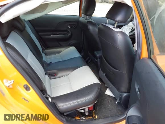 2015 Toyota Prius One z VIN JTDKDTB34F1090732, wystawiony jako IAAI lot #42515073 z przebiegiem 84 631 mil mil oraz . Historia ofert i sprzedaży dostępna na DreamBid. Obrazek 8.