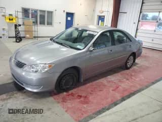 2005 Toyota Camry STD с VIN 4T1BE32K75U620317, выставлен на аукционе Copart как лот 86727525 с пробегом 131 717 миль миль и Списание • Salvage title. История ставок и продаж доступна на DreamBid. Изображение 1.
