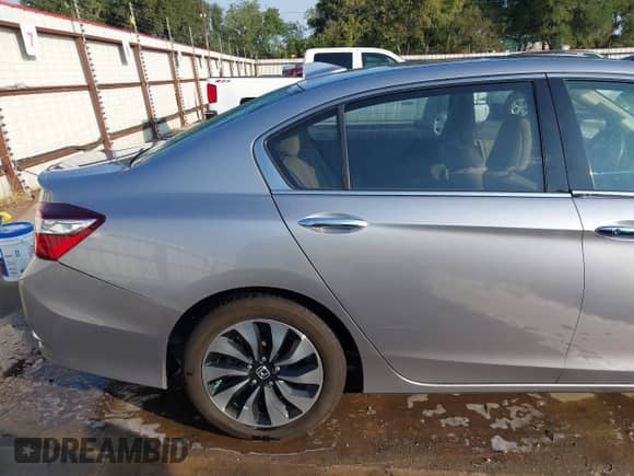 2017 Honda Accord with VIN JHMCR6F38HC003812, listed as a IAAI auction lot 43130492 with 121,666 mi miles and . Bid and sale history available at DreamBid. Image 17.