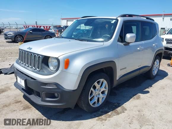 2017 Jeep Renegade Latitude z VIN ZACCJABB9HPE58639, wystawiony jako IAAI lot #42083266 z przebiegiem 154 061 mil mil oraz . Historia ofert i sprzedaży dostępna na DreamBid. Obrazek 2.
