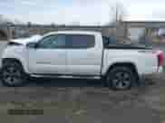 2017 Toyota Tacoma SR5 с VIN 3TMCZ5AN3HM106655, выставлен на аукционе IAAI как лот 41838777 с пробегом 63 740 миль миль и . История ставок и продаж доступна на DreamBid. Изображение 15.