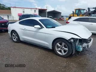 2017 Ford Mustang V6 z VIN 1FA6P8AMXH5270671, wystawiony jako IAAI lot #42634004 z przebiegiem 95 150 mil mil oraz . Historia ofert i sprzedaży dostępna na DreamBid. Obrazek 1.