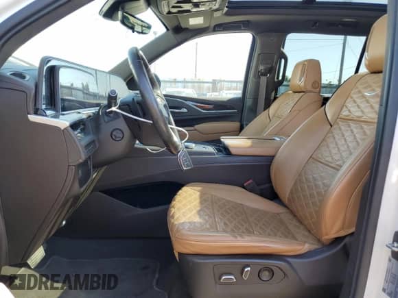 2022 Cadillac Escalade Premium Luxury с VIN 1GYS4BKL6NR153415, выставлен на аукционе Copart как лот 52036525 с пробегом 70 148 миль миль и Списание • Salvage title. История ставок и продаж доступна на DreamBid. Изображение 7.