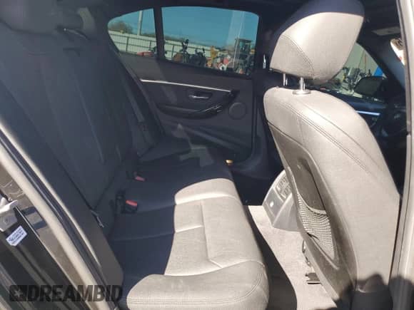 2018 BMW 3 Series 330i z VIN WBA8B9G50JNU99953, wystawiony jako Copart lot #85139115 z przebiegiem 118 650 mil mil oraz Szkoda całkowita • Salvage title. Historia ofert i sprzedaży dostępna na DreamBid. Obrazek 10.