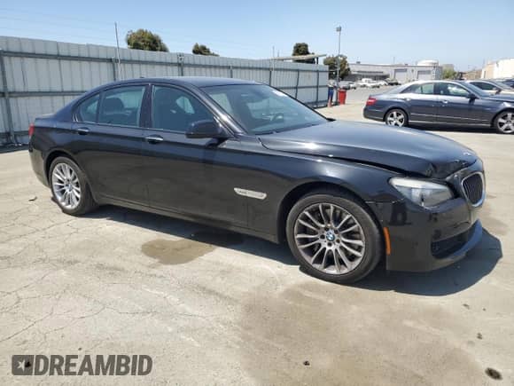 2012 BMW 7 Series 750i xDrive with VIN WBAKC6C53CC395771, listed as a Copart auction lot 58815745 with 106,237 mi miles and Salvage title. Bid and sale history available at DreamBid. Image 4.
