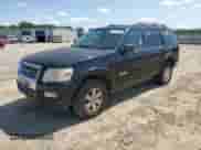 2008 Ford Explorer XLT z VIN 1FMEU63E18UA92885, wystawiony jako Copart lot #71857385 z przebiegiem 136 390 mil mil oraz Czysty tytuł • Clean title. Historia ofert i sprzedaży dostępna na DreamBid. Obrazek 1.