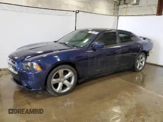2013 Dodge Charger SXT z VIN 2C3CDXHG7DH656097, wystawiony jako Copart lot #62149345 z przebiegiem 158 975 mil mil oraz Czysty tytuł • Clean title. Historia ofert i sprzedaży dostępna na DreamBid. Obrazek 1.