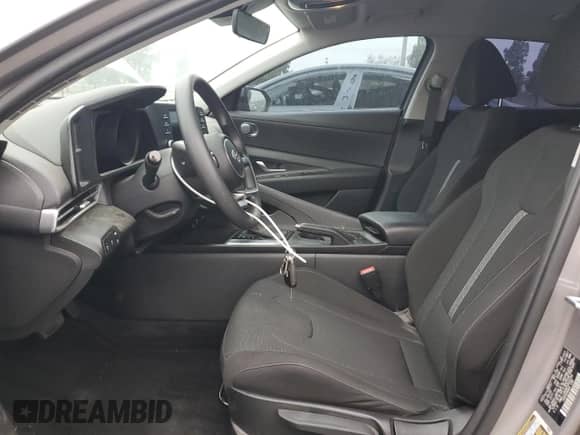2023 Hyundai Elantra SE с VIN KMHLL4AG4PU633154, выставлен на аукционе Copart как лот 68879945 с пробегом 20 944 миль миль и Списание • Salvage title. История ставок и продаж доступна на DreamBid. Изображение 7.