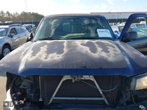 2005 Chevrolet Silverado 1500 Work Truck with VIN 1GCEC14Z05Z249610, listed as a IAAI auction lot 41805963 with 263,900 mi miles and . Bid and sale history available at DreamBid. Image 10.