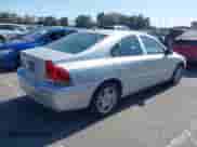 2009 Volvo S60 2.5T with VIN YV1RS592092737620, listed as a IAAI auction lot 42393322 with 232,520 mi miles and . Bid and sale history available at DreamBid. Image 4.