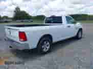 2019 Ram 1500 Tradesman z VIN 3C6JR6DT4KG561518, wystawiony jako IAAI lot #42726625 z przebiegiem 161 859 mil mil oraz . Historia ofert i sprzedaży dostępna na DreamBid. Obrazek 4.