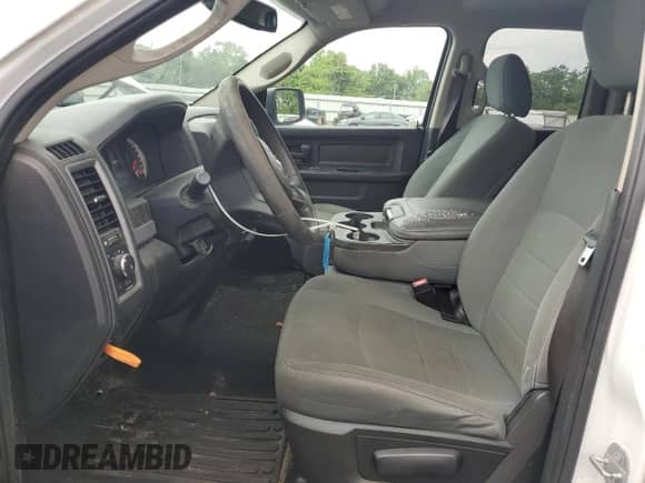 2018 Ram 1500 Express z VIN 1C6RR7FG4JS189601, wystawiony jako Copart lot #64289565 z przebiegiem 176 688 mil mil oraz Szkoda całkowita • Salvage title. Historia ofert i sprzedaży dostępna na DreamBid. Obrazek 7.